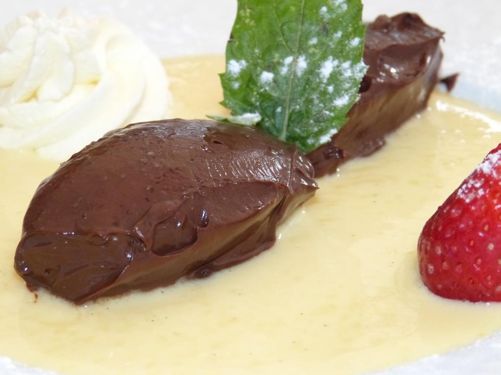 Hotel Restaurant "Le Relais" Courtenay  Bagian luar foto