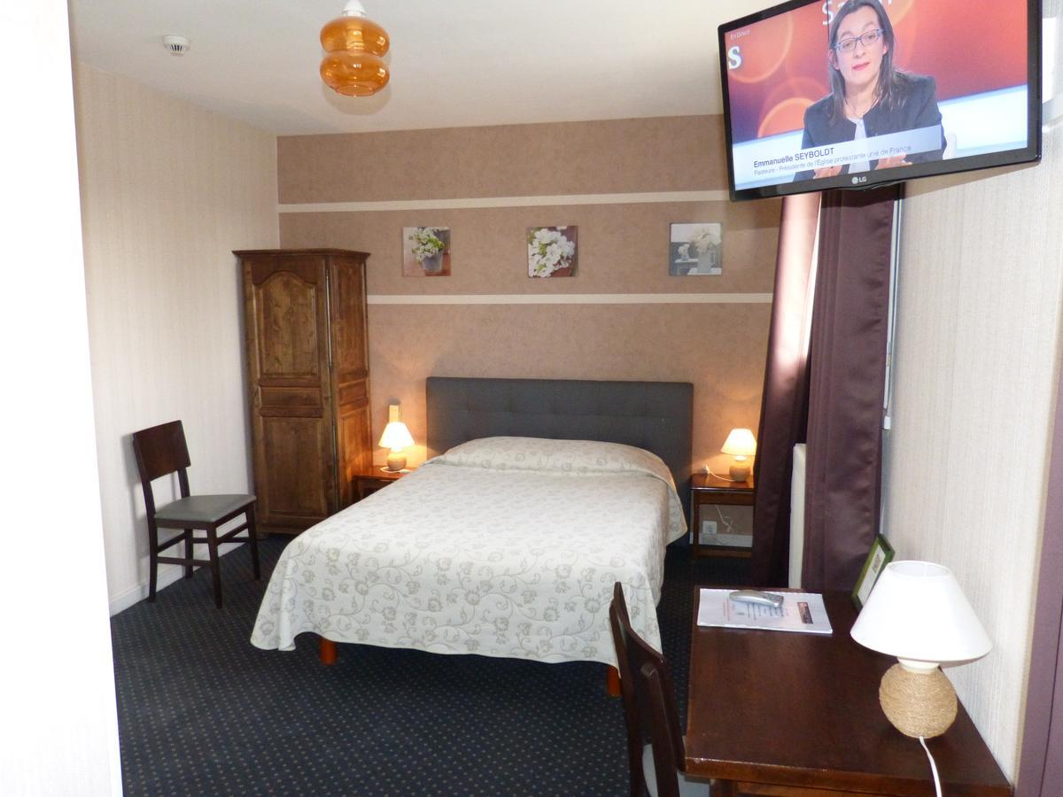 Hotel Restaurant "Le Relais" Courtenay  Bagian luar foto