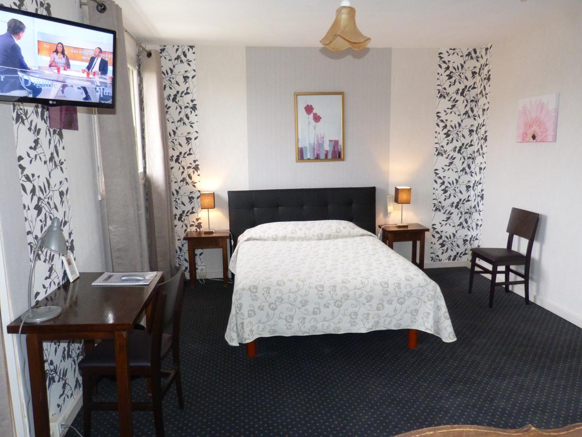 Hotel Restaurant "Le Relais" Courtenay  Bagian luar foto