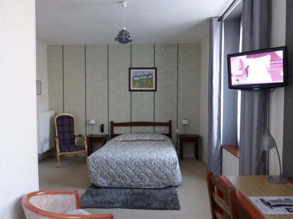 Hotel Restaurant "Le Relais" Courtenay  Bagian luar foto