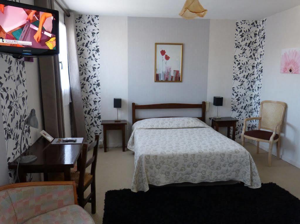 Hotel Restaurant "Le Relais" Courtenay  Bagian luar foto
