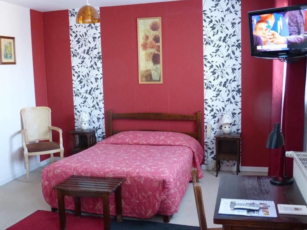 Hotel Restaurant "Le Relais" Courtenay  Bagian luar foto